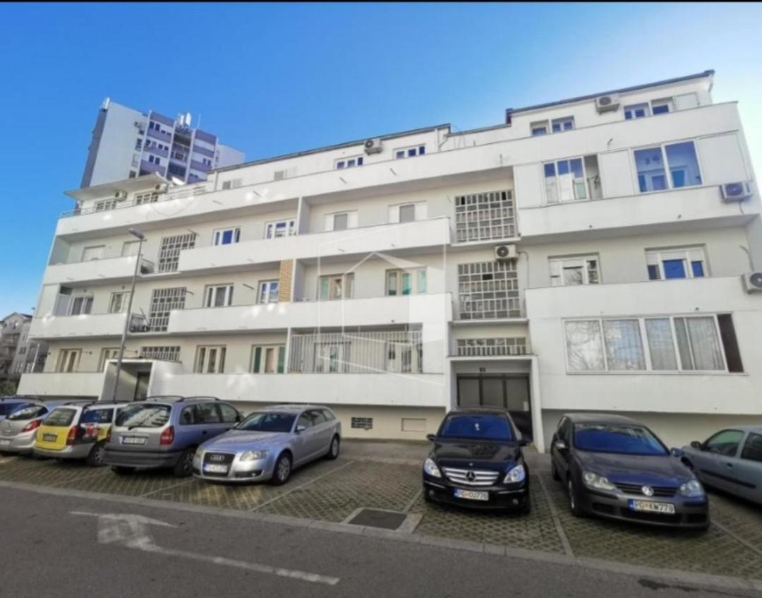 Centre Two Bedrooms Apartment Podgorica Buitenkant foto